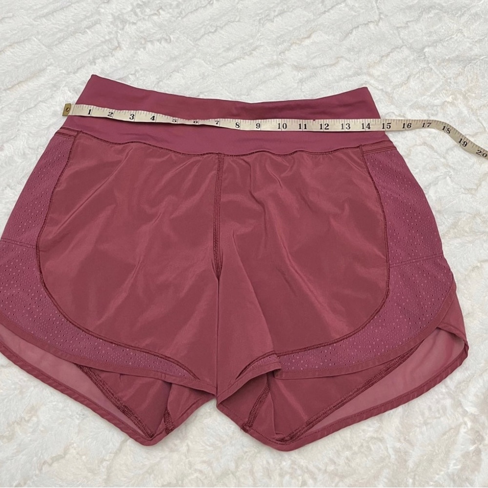 Lululemon Over & Above Shorts 6 #6-05 - Picture 14 of 14